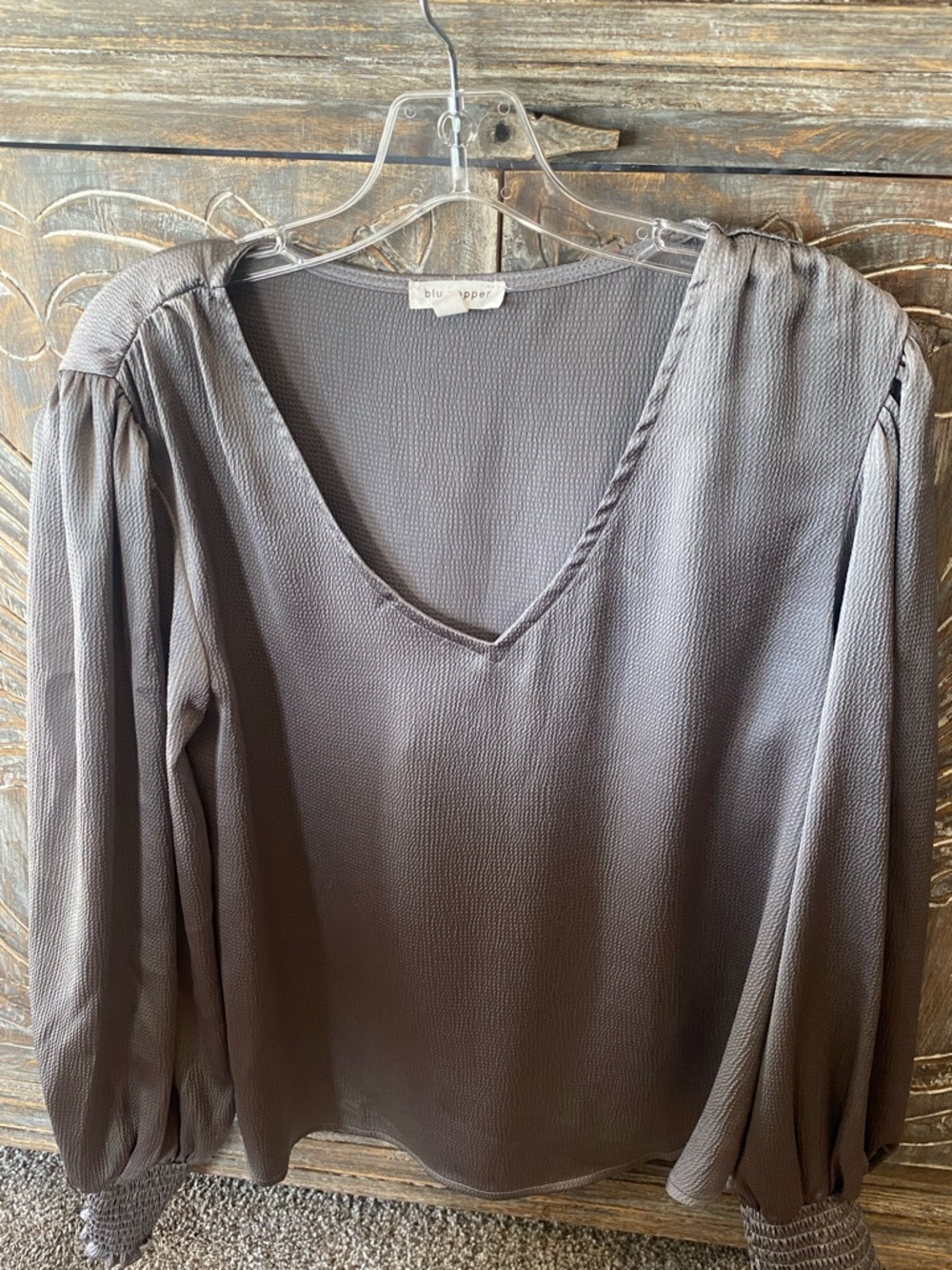 Blu Pepper V-Neck Long Sleeve Blouse in Gray